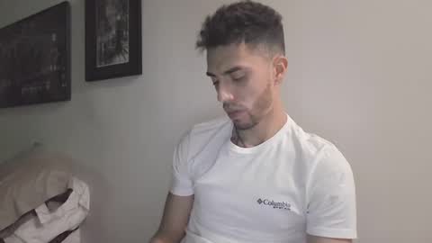 Snapshot of jeanpierbello7 chatting on December 15, 2:08 am jean pier bello Silva online show from December 15, 2:08 am