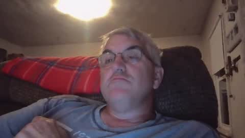Snapshot of jecko71 chatting on October 13, 1:49 am dadbody71 online show from October 13, 1:49 am