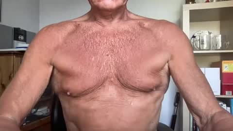 Snapshot of jeeves200 chatting on August 3, 7:51 am Sensual Jeeves online show from August 3, 7:51 am