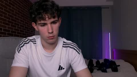 jeff_rey_ online show from April 7, 6:52 pm