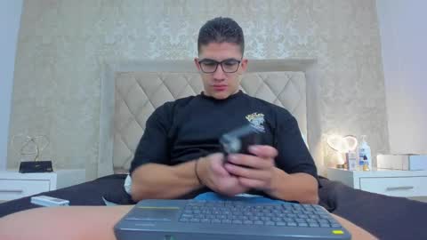 Snapshot of jeffdaltton chatting on January 13, 12:45 pm Jeff online show from January 13, 12:45 pm