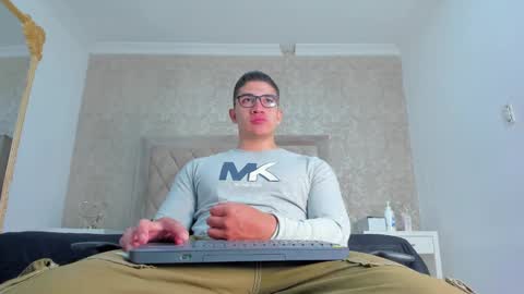 Snapshot of jeffdaltton chatting on January 30, 12:37 pm Jeff online show from January 30, 12:37 pm