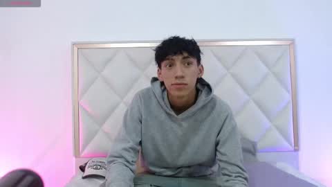 Snapshot of jeiden_tay chatting on November 4, 4:55 am Camilo online show from November 4, 4:55 am