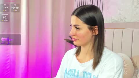 Snapshot of jelisse_jones chatting on December 21, 12:06 pm Jelisse online show from December 21, 12:06 pm