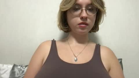 Inna  online show from September 26, 3:38 pm