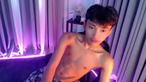 jemart_urnaughtboy online show from May 4, 7:04 am
