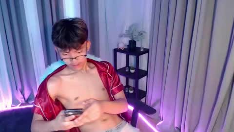 jemart_urnaughtboy online show from May 27, 7:16 am