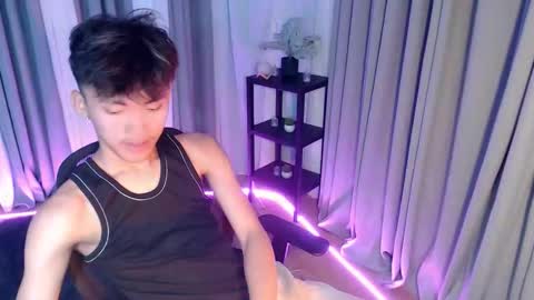 jemart_urnaughtboy online show from May 28, 8:33 am