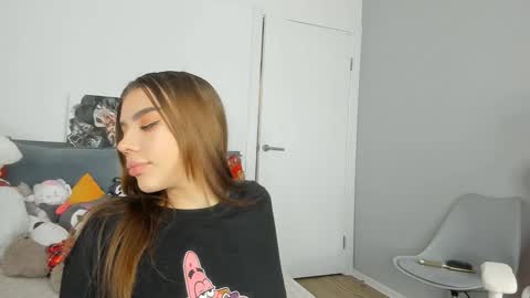 Dolly online show from December 13, 3:21 pm