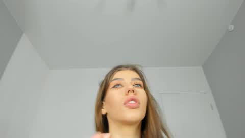 Dolly online show from December 20, 4:25 pm