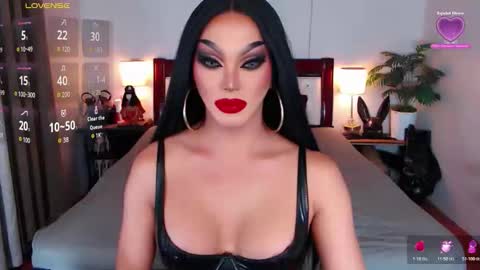 Queen Jenifer online show from March 22, 11:24 am