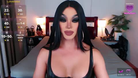 Queen Jenifer online show from April 3, 4:16 pm