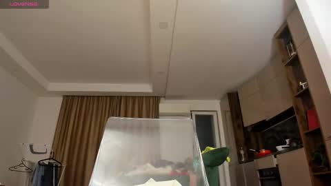 Snapshot of jeniffer_100 chatting on March 20, 6:46 pm Jeniffer 100 online show from March 20, 6:46 pm