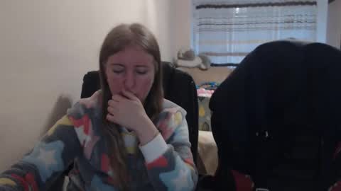 JenisAndPeter online show from December 18, 6:19 am