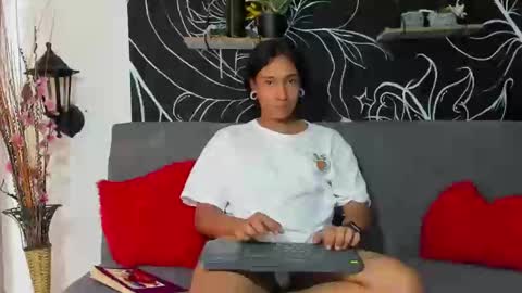 Snapshot of jenkinsthomson chatting on January 11, 9:36 pm JenkinsThomson online show from January 11, 9:36 pm