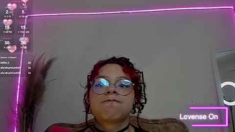 Snapshot of jenn_cg chatting on March 4, 9:07 am jenn online show from March 4, 9:07 am