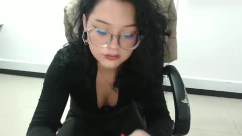 Snapshot of jenn_cg chatting on September 18, 8:55 pm jenn online show from September 18, 8:55 pm