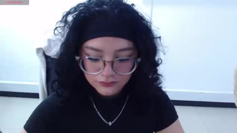 jenn online show from October 27, 5:39 pm