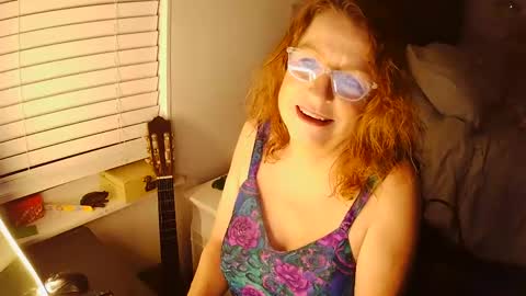 Snapshot of jenna197069 chatting on December 14, 12:33 am jenna197069 online show from December 14, 12:33 am