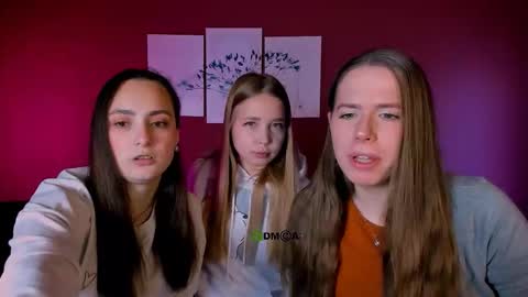 Snapshot of jenna_elayne chatting on December 17, 9:37 am jenna_elayne online show from December 17, 9:37 am