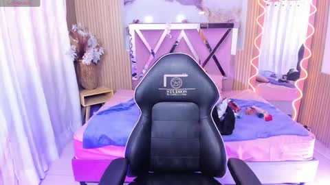 jenna_tay1 online show from May 9, 7:52 pm