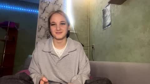 Snapshot of jennaglandon chatting on January 16, 12:31 pm Mia online show from January 16, 12:31 pm