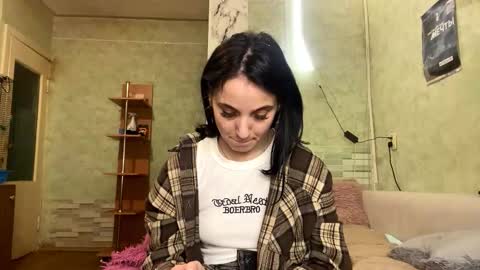 Snapshot of jennaglandon chatting on February 5, 12:10 pm Mia online show from February 5, 12:10 pm