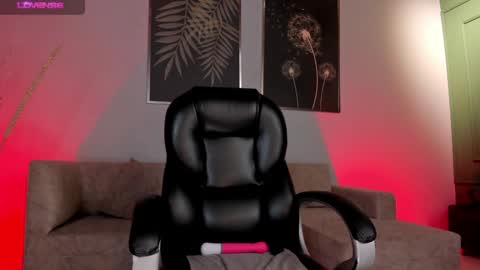 Jenna Olson  online show from February 4, 12:40 am