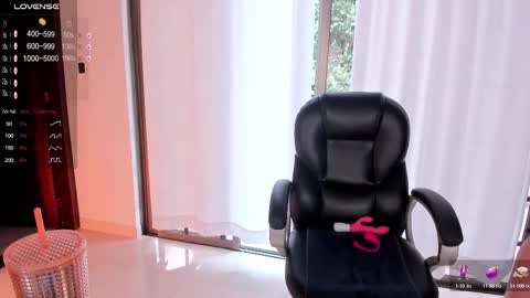 Jenna Olson  online show from February 12, 6:40 pm