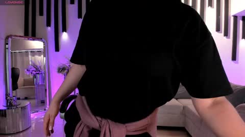 Jenna Olson  online show from February 17, 6:37 pm