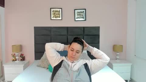 jenner_madison online show from December 19, 11:06 am