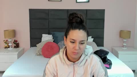 jenner_madison online show from December 20, 11:17 am