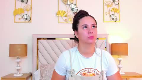 Snapshot of jenner_madison chatting on June 12, 11:20 am jenner_madison online show from June 12, 11:20 am