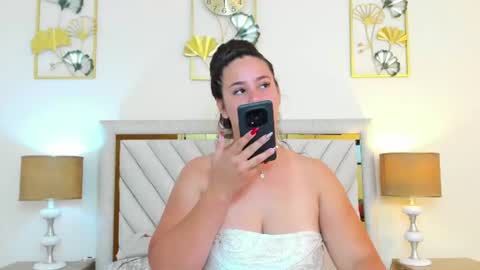 Snapshot of jenner_madison chatting on June 16, 11:57 am jenner_madison online show from June 16, 11:57 am
