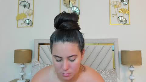 Snapshot of jenner_madison chatting on July 4, 12:33 pm jenner_madison online show from July 4, 12:33 pm