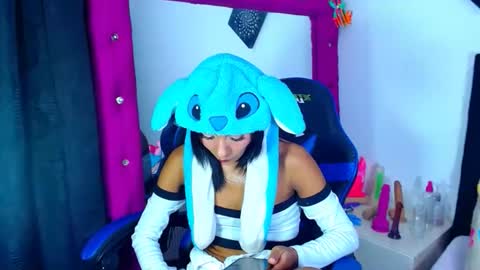 Snapshot of jenng18 chatting on March 20, 9:25 am jenn online show from March 20, 9:25 am