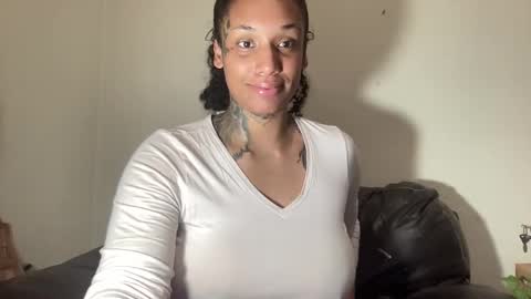 Snapshot of jenni_cash chatting on November 6, 8:04 am Mistress Jenni online show from November 6, 8:04 am