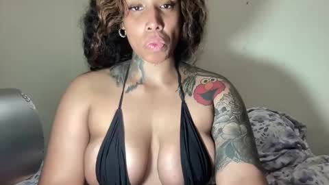 Snapshot of jenni_cash chatting on December 16, 6:51 am Mistress Jenni online show from December 16, 6:51 am