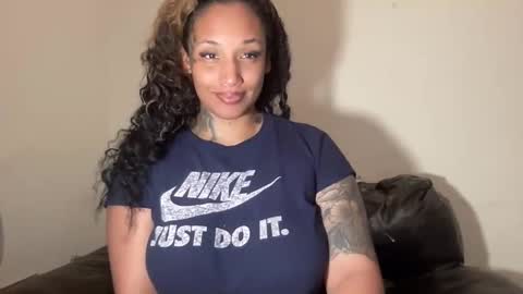 Snapshot of jenni_cash chatting on March 9, 6:50 am Mistress Jenni online show from March 9, 6:50 am