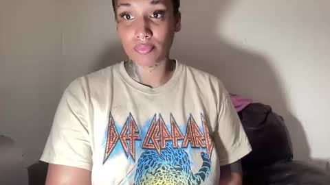 Snapshot of jenni_cash chatting on March 13, 6:53 am Mistress Jenni online show from March 13, 6:53 am