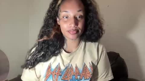 Snapshot of jenni_cash chatting on March 25, 7:14 am Mistress Jenni online show from March 25, 7:14 am