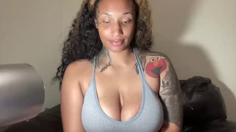 Snapshot of jenni_cash chatting on March 31, 8:37 am Mistress Jenni online show from March 31, 8:37 am