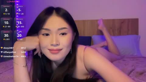 Snapshot of jennie_yung chatting on December 19, 3:40 am jennie_yung online show from December 19, 3:40 am