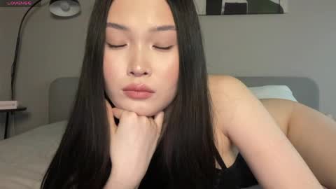 jennie_yung online show from April 13, 10:37 pm