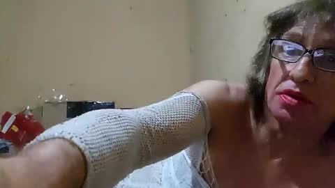 Snapshot of jennieheels19 chatting on February 26, 5:28 am jennieheels19 online show from February 26, 5:28 am