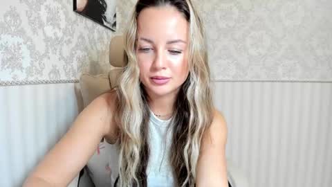 Jennifer online show from October 31, 6:20 pm