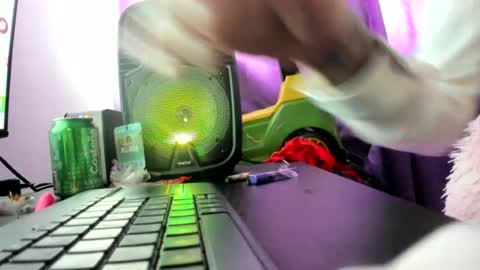 jennifer_bodyy0404 online show from July 11, 10:33 pm