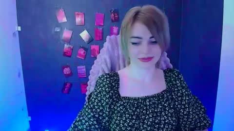 Snapshot of jennifer_cuttie chatting on February 13, 12:34 pm Jennifer online show from February 13, 12:34 pm