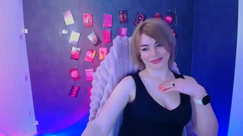 Snapshot of jennifer_cuttie chatting on February 14, 7:27 am Jennifer online show from February 14, 7:27 am