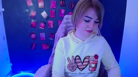 Snapshot of jennifer_cuttie chatting on February 17, 12:56 pm Jennifer online show from February 17, 12:56 pm